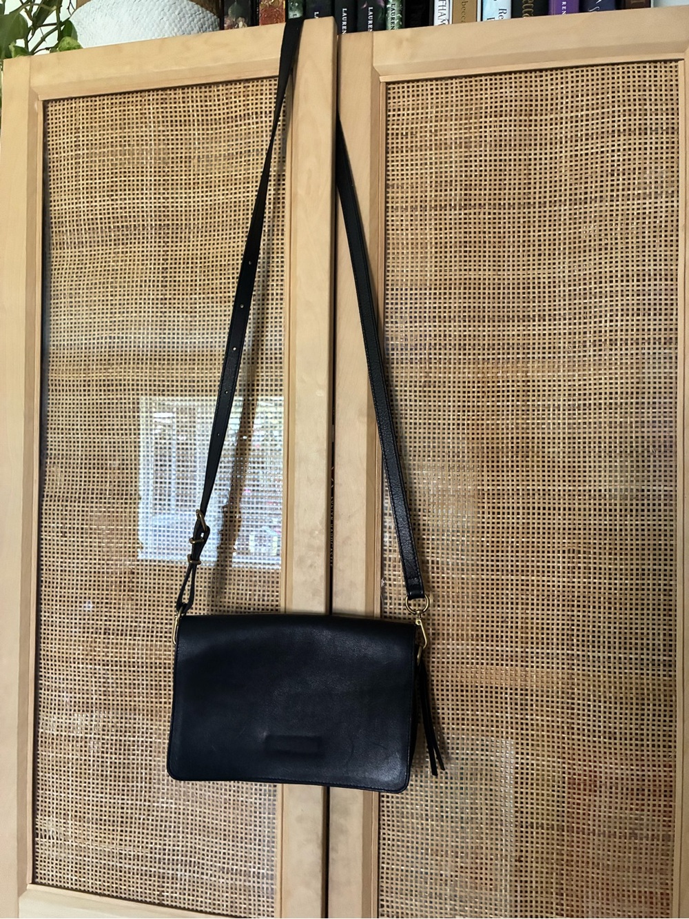Minimalist Madewell Black Leather Crossbody Bag